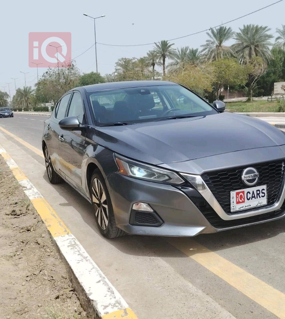 نيسان ألتيما